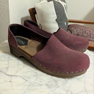 New Swedish Burgundy Wooden Clogs Sz 42
